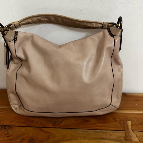 Coach - Picture 8 of 16